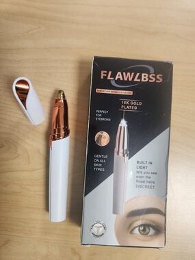 FLAWLBSS 18K Gold Plated Eyebrow Hair Remover - White & Rose Gold